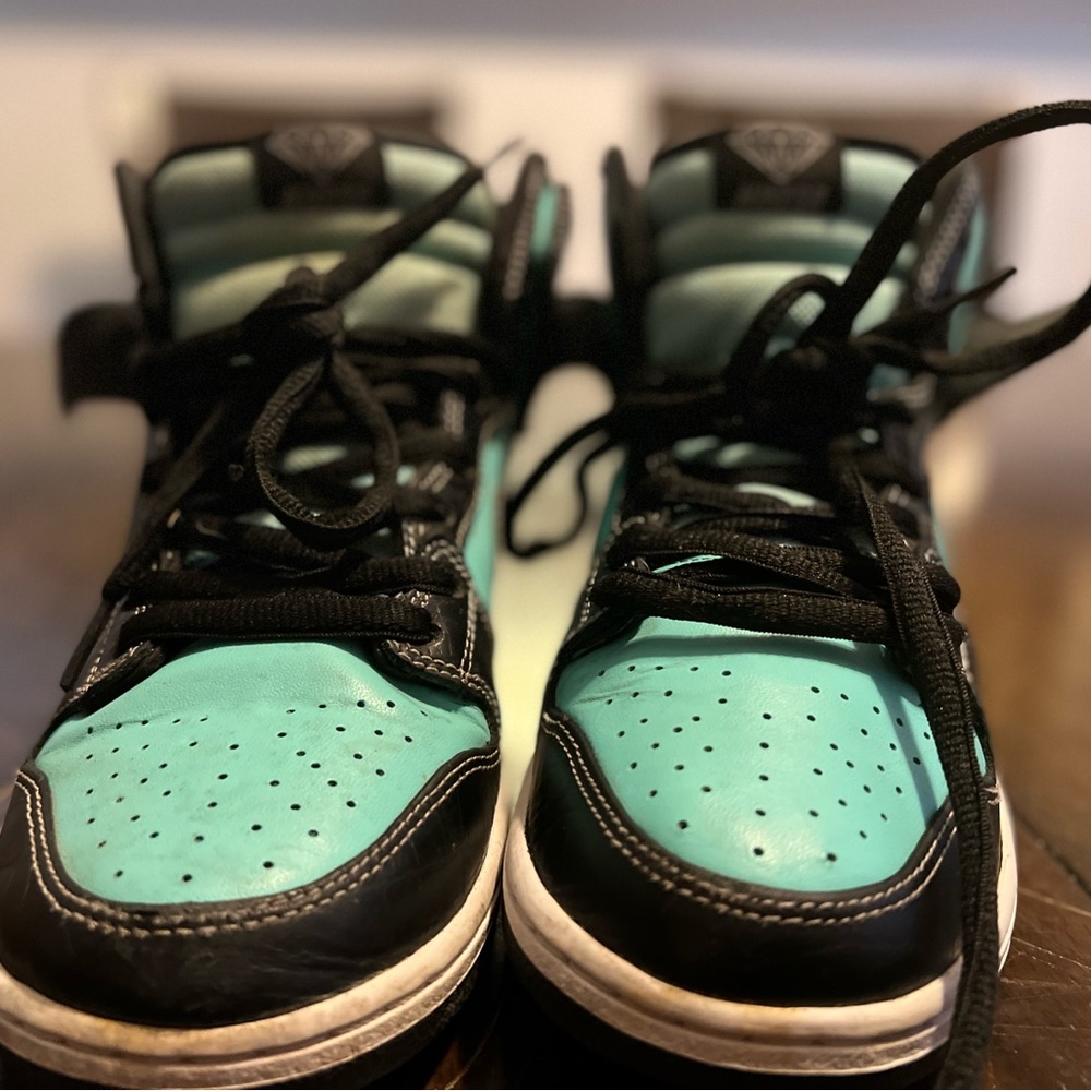 Diamond supply x nike high dunk for sale shoes are a half of retail value